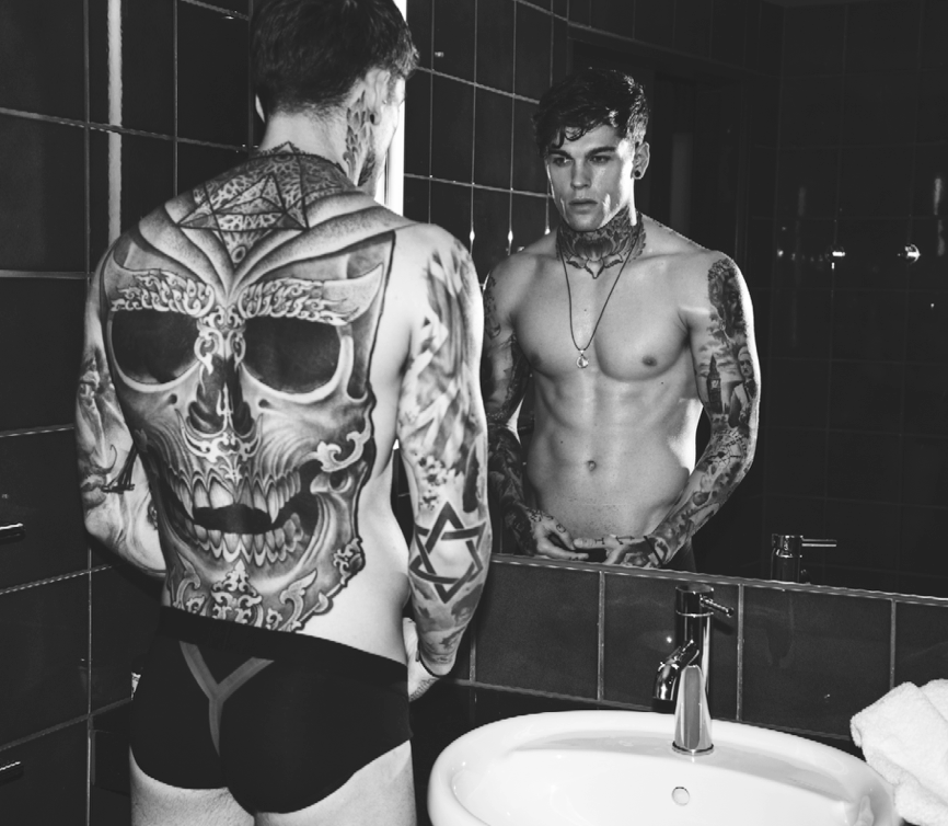 Model stephan james